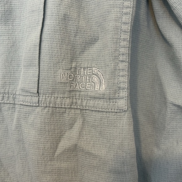 The North Face light blue button up size XL - Picture 2 of 4